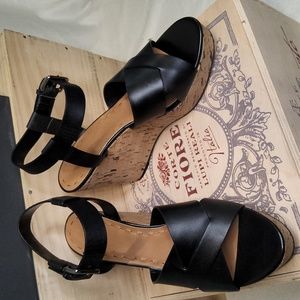Tahari black leather scrappy platform cork bottom sandals Stevie 10m